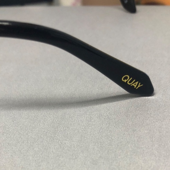 NWOT womens Quay sunglasses